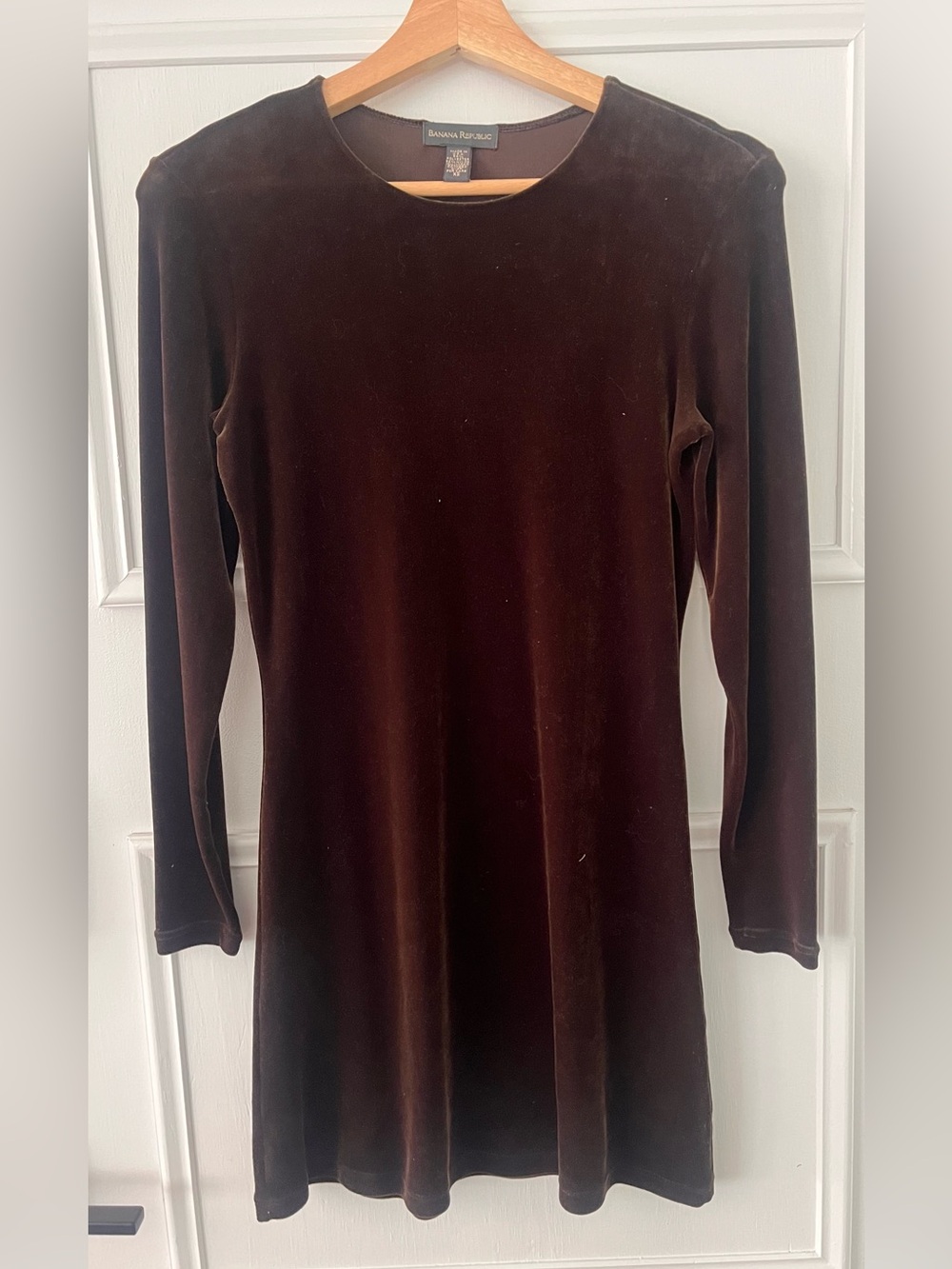 Banana Republic Vintage Long-Sleeve Velvet Shift Dress in Dark Brown